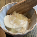 Kokutou - 主菜が選べる御膳についてくる甘味、白桃の自家製豆乳プリン
