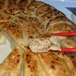 お持ち帰り専門店 餃子家 龍 - 緑は少なめ(笑)