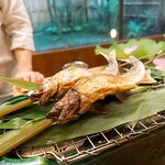 Akasaka Kikunoi - ⚫焼物「鮎の塩焼・蓼酢」