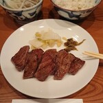 牛屋 たん兵衛 - 