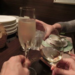 キャトルラパン - ●●美女二人と初めまして～の、乾杯～♪●●