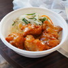 紅虎小吃店 - 料理写真:揚げ鶏マヨネギ丼 700円