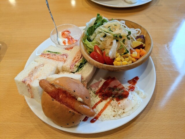 カフェ ボンボン Cafe Bombom 阿波富田 カフェ 食べログ