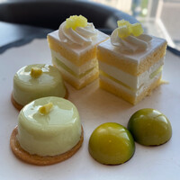 ザ タヴァン グリル＆ラウンジ - 