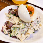 リパブリュー - 自家製ラムベーコンと半熟卵のポテトサラダ(Today's Special) 680円
