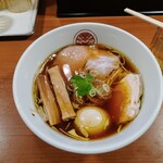 らぁ麺 とうひち - 鶏醤油らぁ麺  (味玉トッピング)