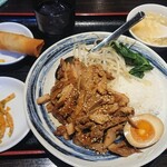 台湾料理 豊源 - 醤油ダレ鶏丼