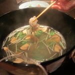 銀座 水野 - この日のサプライズ第壱弾！このお椀、洗面器よりでかいお椀です！