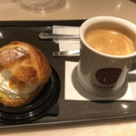 ST-MARC CAFE - クロッシュー(プレーン)とサンマルクブレンド(レギュラーサイズ)