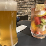 焼肉ホルモン 風土. - フルーツたっぷりのお酒