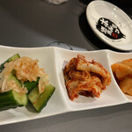 焼肉ホルモン 風土. - キムチ盛り合わせ