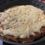 焼肉ホルモン 風土. - チーズたっぷりチヂミ