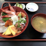 長谷川食堂 - 本日のおすすめ海鮮丼 1380えん