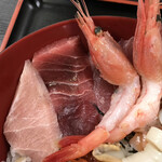 長谷川食堂 - おすすめ海鮮丼のお刺身②