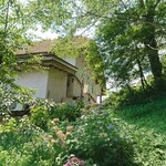 慈久庵 - 駐車場からみたお店