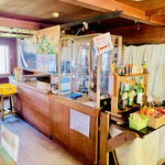 西穂山荘 - ◎山荘の食堂と売店。