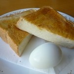 喫茶チャオ - 2012.10 オーソドックスなモーニングセットですが、、ゆでたまごは剥いてくれた状態で、、、