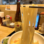 Sanuki udon mugifuku - しょうゆうどん 冷 550円、半熟たまご天 150円
                        サッポロラガー 中瓶 520円