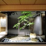 由縁別邸代田 割烹 月かげ - 二階の中庭！