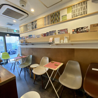 ノラズ コーヒー テーブル_2