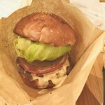 ビトウィーン ザ ブレッド - 