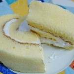 お菓子工房　まるみや - 「[純生]まるみやロール」カットのアップです(11/1UP)