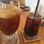 KONDO COFFEE STAND - 左）コーヒースカッシュ、右）アイスコーヒー
