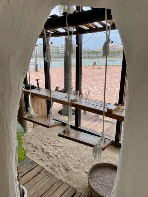 ザ ジャングリラ カフェ アンド レストラン The Junglila Cafe And Restaurant 北谷町 レストラン その他 食べログ