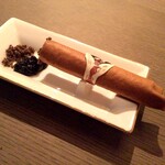 薪焼ステーキ コケット - 本物の葉巻にしか見えない！