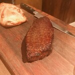 薪焼ステーキ コケット - 肩サンカク肉ロースト、小清水野菜の塩パン包み焼き