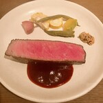 薪焼ステーキ コケット - 肩サンカク肉ロースト、野菜の塩パン包み焼き