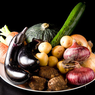 糸島産の新鮮な野菜やフルーツを使用しています。