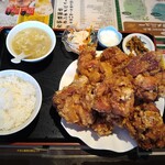 東方明珠飯店 - 鶏の唐揚げ定食