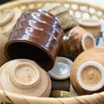 寿司・うなぎ 羽子吾 - 熱燗は好きなお猪口が選べます