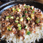 伊勢宮川の里 鄙茅 - タコ、ズッキーニ、レンコンの土鍋ご飯