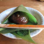 伊勢宮川の里 鄙茅 - 黒糖もち