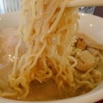 Menya Furutori - 中細縮れ麺。熱々のドロスープが絡みまくりますw
