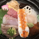 Sushi En - なかなかカラフルな海鮮丼