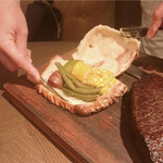 薪焼ステーキ コケット - 小清水野菜の塩パン包みオープン！