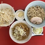 ラーメン もっけだの - 2021.8.6～夏季限定『塩トンコツつけ麺』ニンニクヤサイマシマシ+ネギ（スクラッチクーポン）