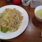 チャーハン専門店 エン - かにレタスチャーハン（M・７００円）