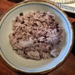 あんず  - 「上州豚のロースかつとヒレかつ膳」(2200円)の古代米黒米