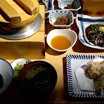 Tosawarayakiryuujimmaru - 鶏天と鰹の漁師漬け定食