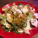 大衆酒場 ネオトーキョー - 鱈とフレッシュマッシュルームのサラダ