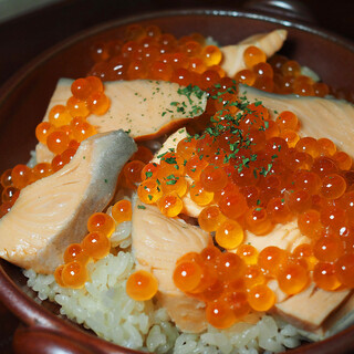 鮭カフェ&バー 銀結び_0