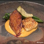 カーサ・デル・チーボ - 鳩の胸肉のｱｯﾛｰｽﾄと腿肉のﾐﾝﾁを詰めた甘長唐辛子