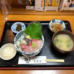喜食家 - 生しらすとかんぱちの2色丼