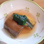 日本料理 松下 - 茄子と南瓜の煮物。