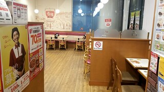 Sukiya - 店内右手テーブル席