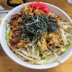 Ramen park fujiya - ベシヤキ丼！鶏皮や鶏もものタレ焼鳥の下にシャキシャキ野菜炒めが！香ばしくて美味しいガッツリ丼！